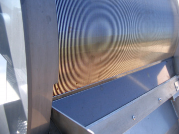 Closeup of the Rotostrainer Externally Fed Screen media